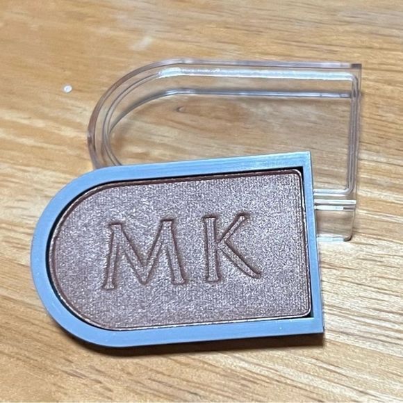 BRAND NEW‎ Mary Kay Signature Eye Color Lucky Penny - Picture 1 of 3